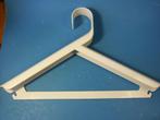 Retro SET Kunststof Kleerhangers <> 3 Kapstok HANGERS Wit, Ophalen of Verzenden, Huis en Inrichting