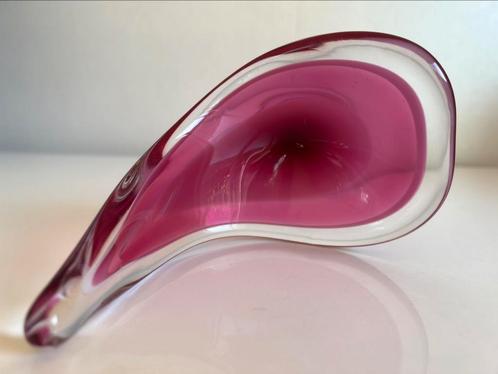 Vintage Zweeds Flygsfors Schaal Fuchia ‘ Coquille’ Kedelv, Antiek en Kunst, Antiek | Glas en Kristal, Ophalen of Verzenden