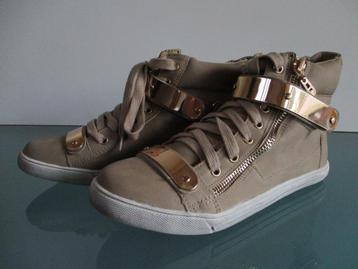 NIEUWE hippe groene sneakers 37 beschikbaar voor biedingen