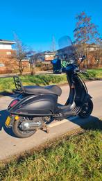 Super fijne Vespa Sprint Notte Zwart Mat Smoke, Fietsen en Brommers, Scooters | Vespa, Ophalen of Verzenden, Zo goed als nieuw