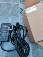Giant oplader 4 pins NIEUW...., Ophalen of Verzenden, Zo goed als nieuw