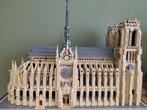 LEGO Architecture Notre Dame 21061 - Compleet met doos, Ophalen of Verzenden, Zo goed als nieuw, Paleis of Waag