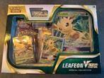 Pokémon Leafeon Vstar Special Collection, Ophalen of Verzenden, Zo goed als nieuw