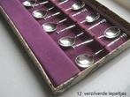 verzilverde borrellepeltjes, lepeltjes in doos slangenmotief, Ophalen of Verzenden, Zo goed als nieuw, Zilver, Bestekset