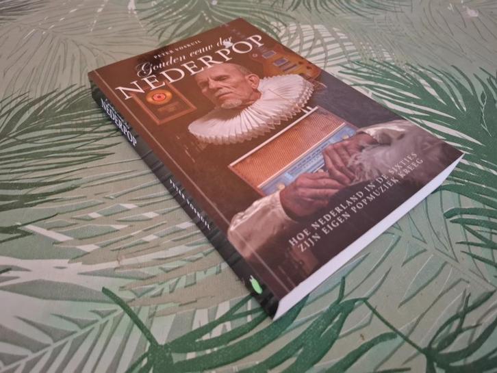 GOUDEN EEUW der NEDERPOP - Peter Voskuil, Boeken, Muziek, Zo goed als nieuw, Genre of Stijl, Ophalen of Verzenden