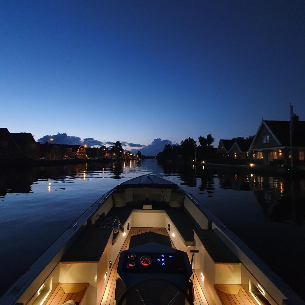 Sloep 6.75m + trailer + ligplaats. IN PRIJS VERLAAGD, Ophalen, 10 tot 30 pk, Binnenboordmotor, 6 meter of meer