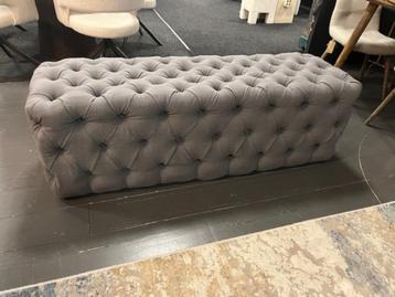 landelijke Gecapitonneerde langwerpige hocker grijs 150 cm beschikbaar voor biedingen