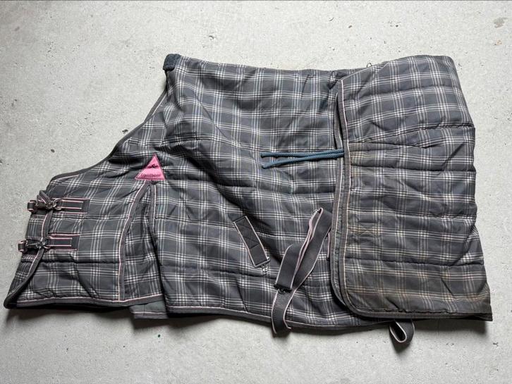 Equithème staldeken 200gram 198, Dieren en Toebehoren, Paarden en Pony's | Dekens en Dekjes, Gebruikt, Deken, Verzenden