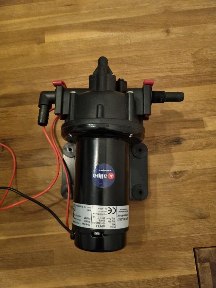 Johnson Aqua Jet drinkwaterpomp WPS 3.5, 12V/100W, 13l/min,, Caravans en Kamperen, Camper-accessoires, Ophalen of Verzenden