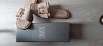 Slippers mt 37 nieuw, Kleding | Dames, Schoenen, Slippers, Beige, Nieuw, Ophalen of Verzenden