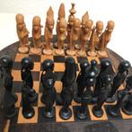 schaakspel - hout, handgesneden, Een of twee spelers, Ophalen of Verzenden, Zo goed als nieuw