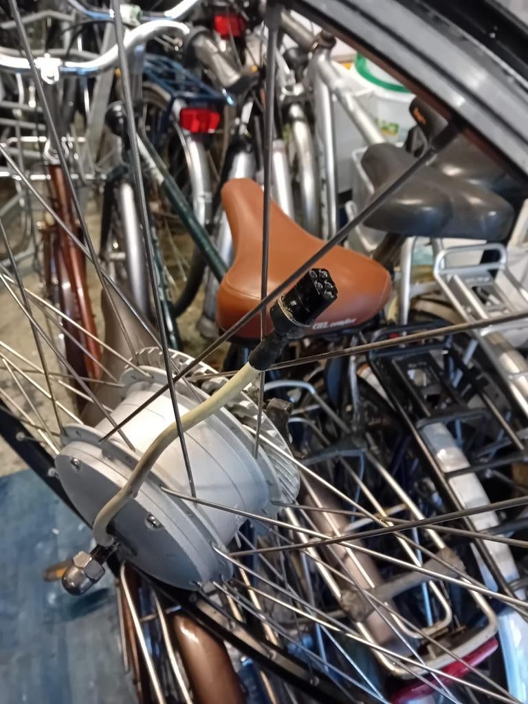 Gazelle wielmotor 28 Inch,  5 gaatjes, onbekend werk, Ophalen of Verzenden