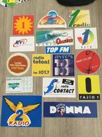 16 stickers radio, Verzamelen, Stickers, Film, Tv of Omroep, Zo goed als nieuw, Verzenden