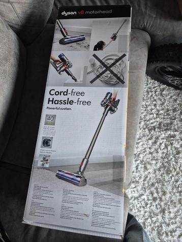 Dyson v8  nieuw!! beschikbaar voor biedingen