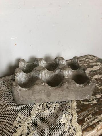 Eierrek ( beton) beschikbaar voor biedingen