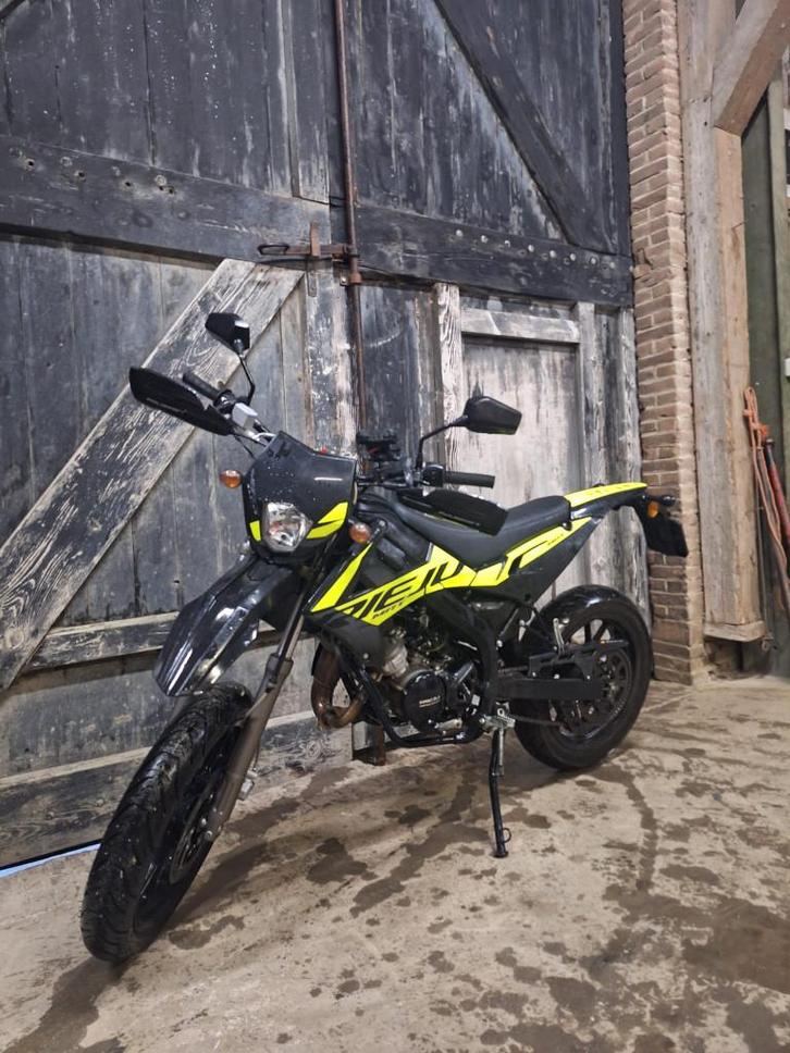 Rieju MRT 50 SM, Fietsen en Brommers, Brommers | Crossbrommers, Zo goed als nieuw, Overige merken, Ophalen