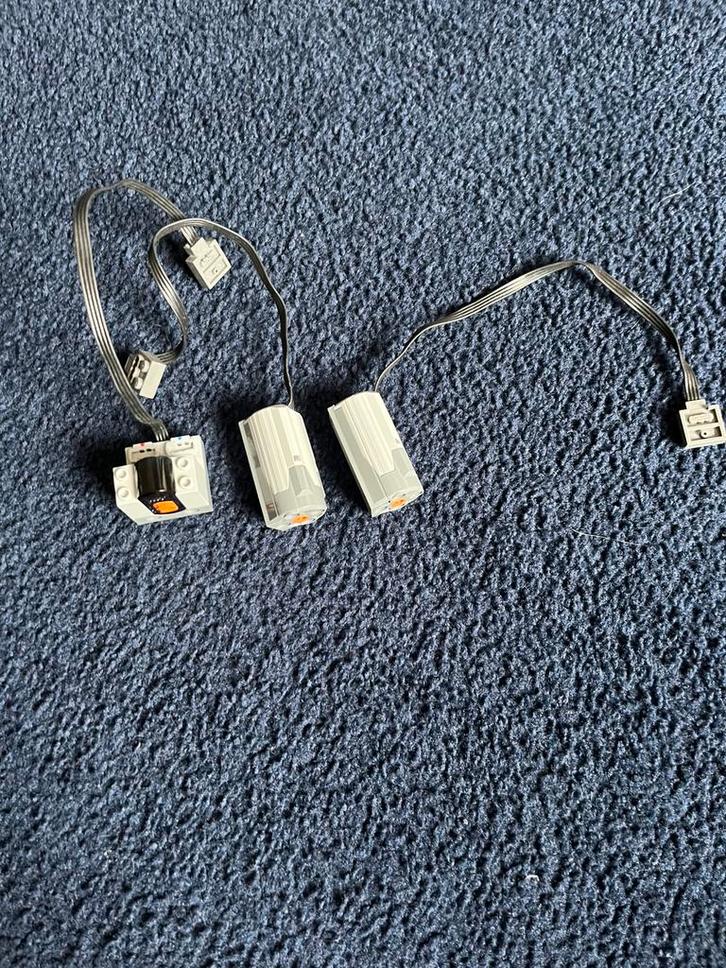 LEGO Power Functions onderdelen – 2x M-Motor + 1x Schakelaar, Kinderen en Baby's, Speelgoed | Duplo en Lego, Zo goed als nieuw