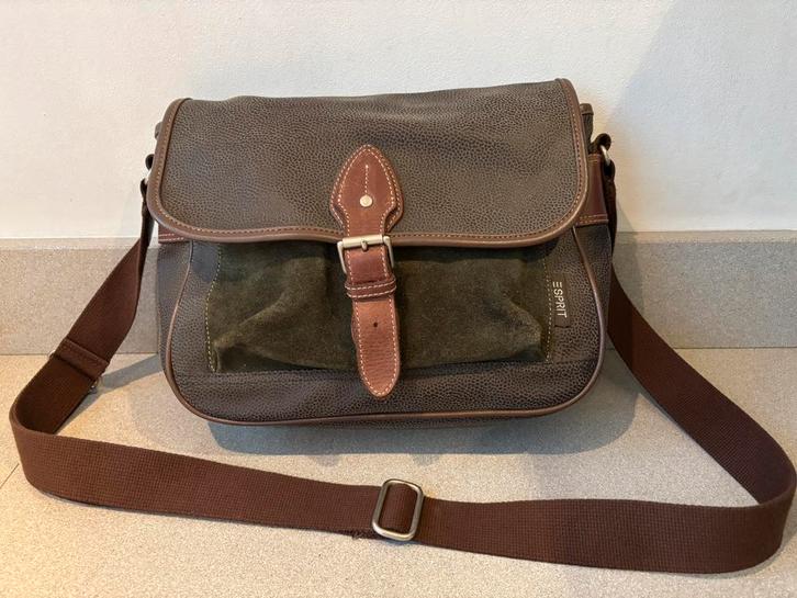 Schoudertas olijfgroen van Esprit, Sieraden, Tassen en Uiterlijk, Tassen | Damestassen, Zo goed als nieuw, Schoudertasje, Ophalen of Verzenden