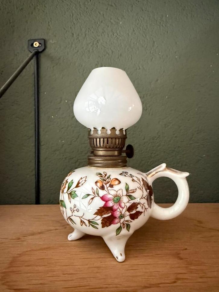 Vintage Japans porseleinen olielampje – 15 cm, Huis en Inrichting, Lampen | Tafellampen, Zo goed als nieuw, Minder dan 50 cm, Glas
