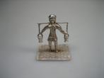 Zilveren miniatuur Boer met Juk en 2 emmers water uit ca. 19, Antiek en Kunst, Zilver, Verzenden