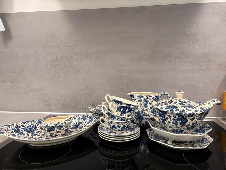 Beatrix antiek theeservies van Societe Keramique Maestricht, Antiek en Kunst, Antiek | Servies los, Ophalen of Verzenden