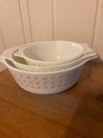 3 Vintage ovenschalen van Pyrex / Laura Ashley Tulips patroo, Huis en Inrichting, Ophalen of Verzenden, Overige stijlen, Glas