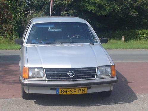 Opel SENATOR 3.0 E, Auto's, Opel, Senator, Lichtmetalen velgen, Trekhaak, LPG, Sedan, Automaat, Zilver of Grijs, Gebruikt