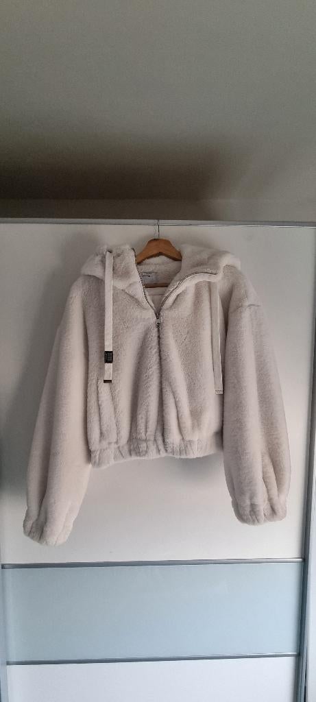 Jas wit fake für van Bershka maat, Maat 38/40 (M), Wit, Zo goed als nieuw, Bershka