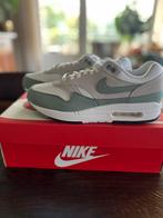 NIKE AIR MAX 1 MICA GREEN NIEUW, Kleding | Heren, Schoenen, Nike air max, Overige kleuren, Nieuw, Ophalen of Verzenden