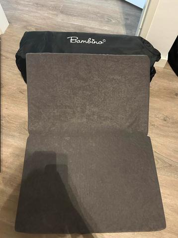 Bambino campingbed met extra reismatrasje beschikbaar voor biedingen