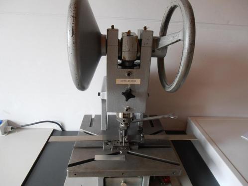 pons - buigmachine metaal, Doe-het-zelf en Verbouw, Gereedschap | Machine-onderdelen en Toebehoren, Gebruikt, Ophalen