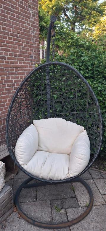 Hangstoel  beschikbaar voor biedingen