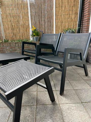 WOOOD loungestoel en hocker set matzwart beschikbaar voor biedingen