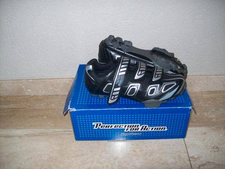 Nieuwe Rogelli RG-M234 MTB schoenen maat 42, Fietsen en Brommers, Fietsaccessoires | Fietskleding, Nieuw, Heren, Schoenen, M, Verzenden