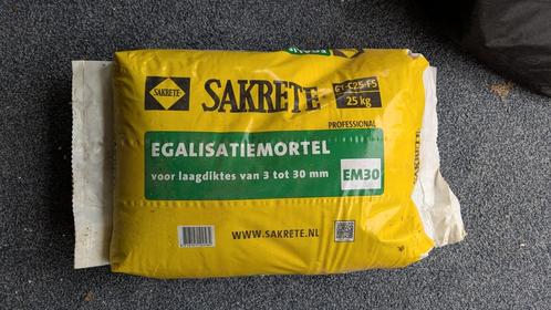 Zak Sakrete Egalisatiemortel EM30 (25 kg), Doe-het-zelf en Verbouw, Overige Doe-het-zelf en Verbouw, Nieuw, Ophalen