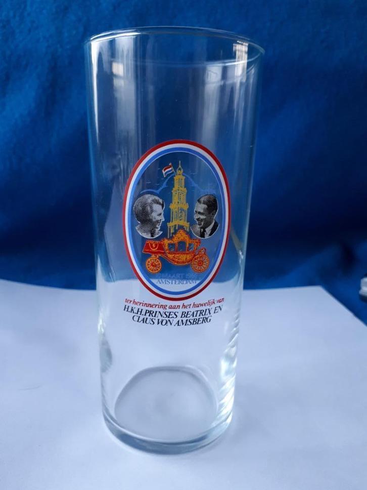 glas Beatrix en Claus huwelijk 1966 aandenken herinnering, Verzamelen, Koninklijk Huis en Royalty, Zo goed als nieuw, Servies