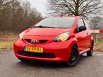 Toyota Aygo 1.0 12V Vvt-i 3DRS MMT 2006 Rood, Voorwielaandrijving, Stof, Zwart, 4 stoelen