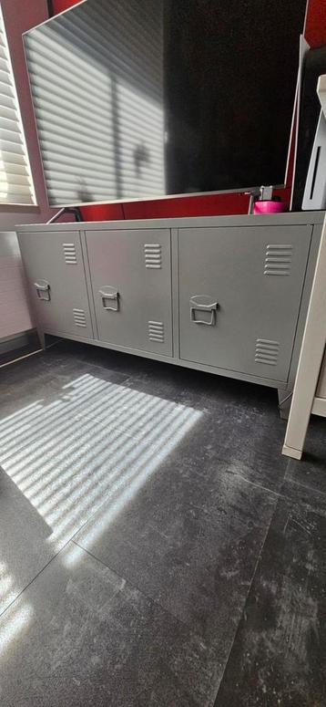 Locker kasten en dressoir.  beschikbaar voor biedingen