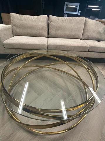 Glazen salontafel met gouden accenten beschikbaar voor biedingen
