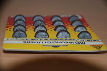 Vilten pootjes.                   Meubelviltglijders.   beschikbaar voor biedingen