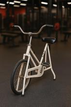 Retro hometrainer met kilometerteller, Overige materialen, Gebruikt, Ophalen of Verzenden, Benen