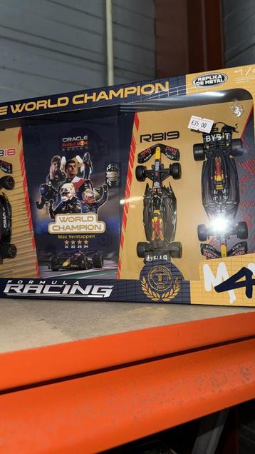 Set Max Verstappen Red Bull F1-auto’s (Bburago 1:43) beschikbaar voor biedingen