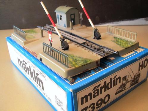 MäRKLIN H0 7390 OVERWEG 1981 mechanisch OVP, Hobby en Vrije tijd, Modeltreinen | H0, Gebruikt, Rails, Wisselstroom, Märklin, Ophalen of Verzenden