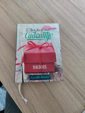 Daniëlle Heerens - Elke dag een cadeautje beschikbaar voor biedingen
