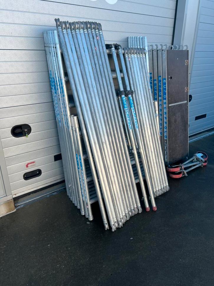 Euroscaffold Rolsteiger 135 x 190 – 9m werkhoogte, Doe-het-zelf en Verbouw, Steigers, Zo goed als nieuw, Rolsteiger of Kamersteiger