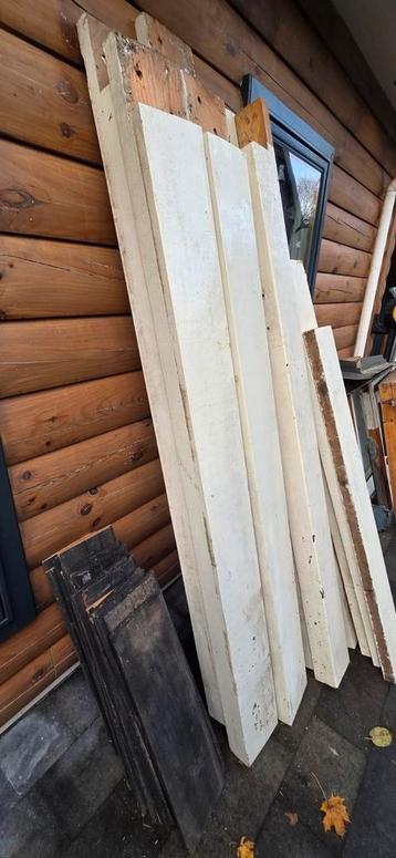 Gratis af te halen, leuk klushout beschikbaar voor biedingen