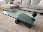 Vintage salontafel met glazen blad en marmeren onderstel, Huis en Inrichting, Tafels | Salontafels, Ophalen, Modern interieur alsook klassiek of industrieel huis