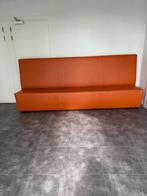Strakke Oranje bank - 2,97m wachtkamer/horeca/kantoor, Huis en Inrichting, Banken | Bankstellen, Ophalen, Minder dan 75 cm, 150 tot 200 cm