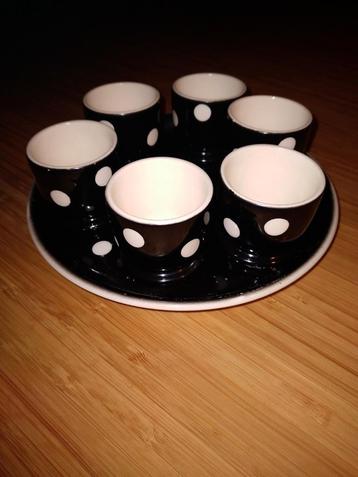 P.Regout eierdopjes zwart/wit + onderbord beschikbaar voor biedingen