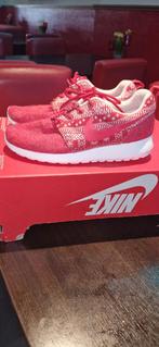 Nike maat 38 zgan, Kleding | Dames, Schoenen, Nike, Ophalen of Verzenden, Rood, Sneakers of Gympen